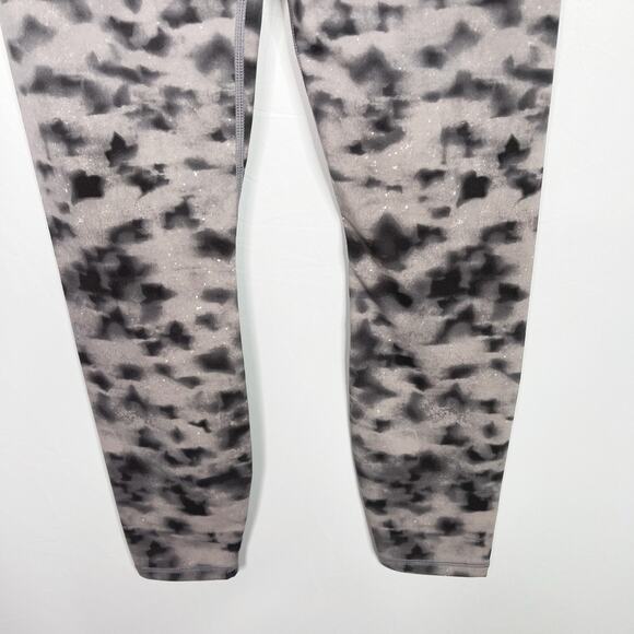 New Varley Small S Grey Lets Go High Rise Leggings Workout Printed Concrete Leaf - Picture 7 of 12